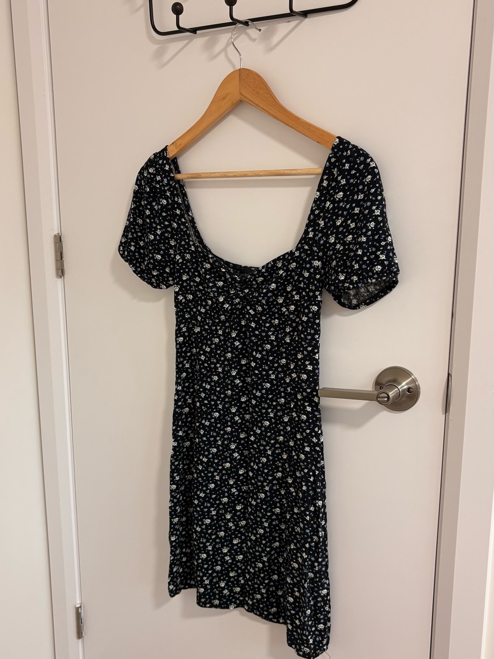 Black Floral Ruched Top Puff-Sleeve Dress